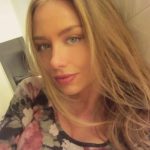 Девушка ищет мужчину в Тольятти для интим досуга